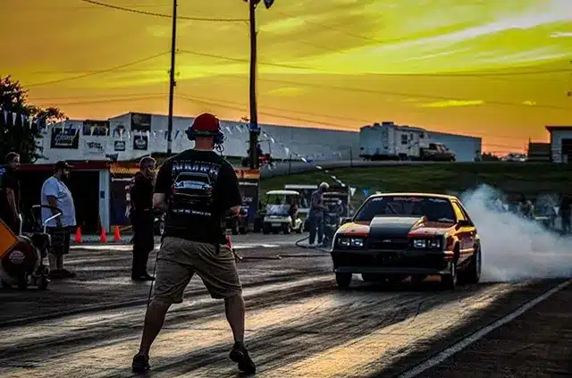 Mustang At Start Line 640